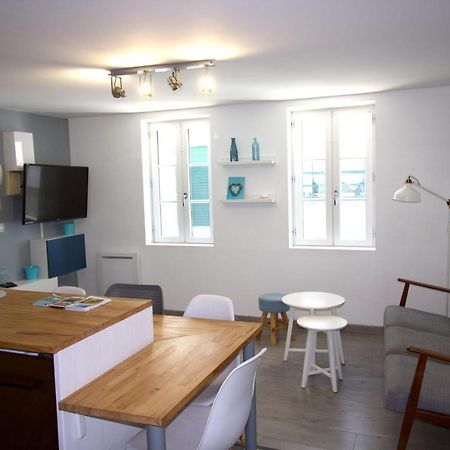 Cosy Apartment In The Center Of La Flotte Exterior photo