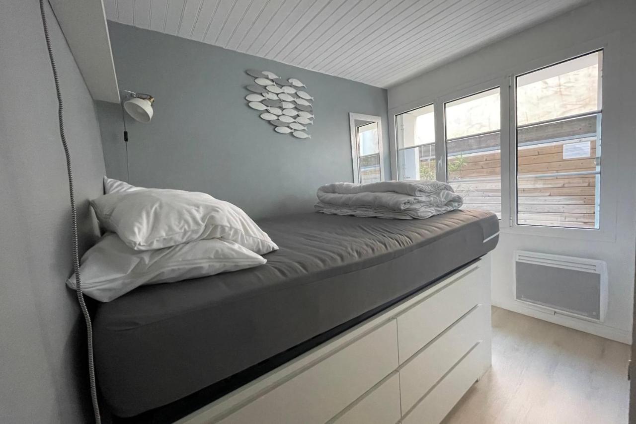 Cosy Apartment In The Center Of La Flotte Exterior photo