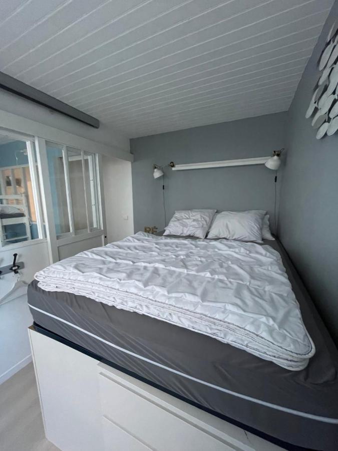 Cosy Apartment In The Center Of La Flotte Exterior photo
